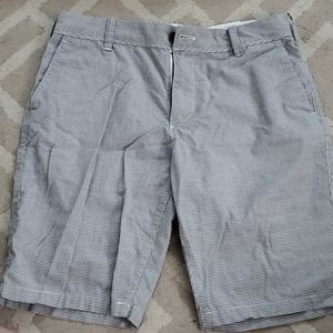 Express shorts, classic fit size 30